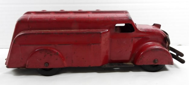 1930'S WYANDOTTE DELIVERY TRUCK