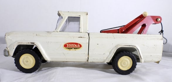 VTG JEEP TONKA WRECKER TOW TRUCK