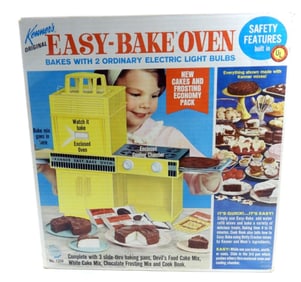 1969 KENNER EASY-BAKE OVEN in BOX
