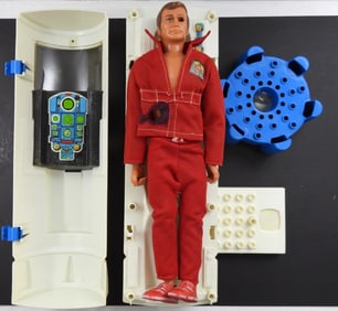 1973 BIONIC MAN & TRANSPORT STATION