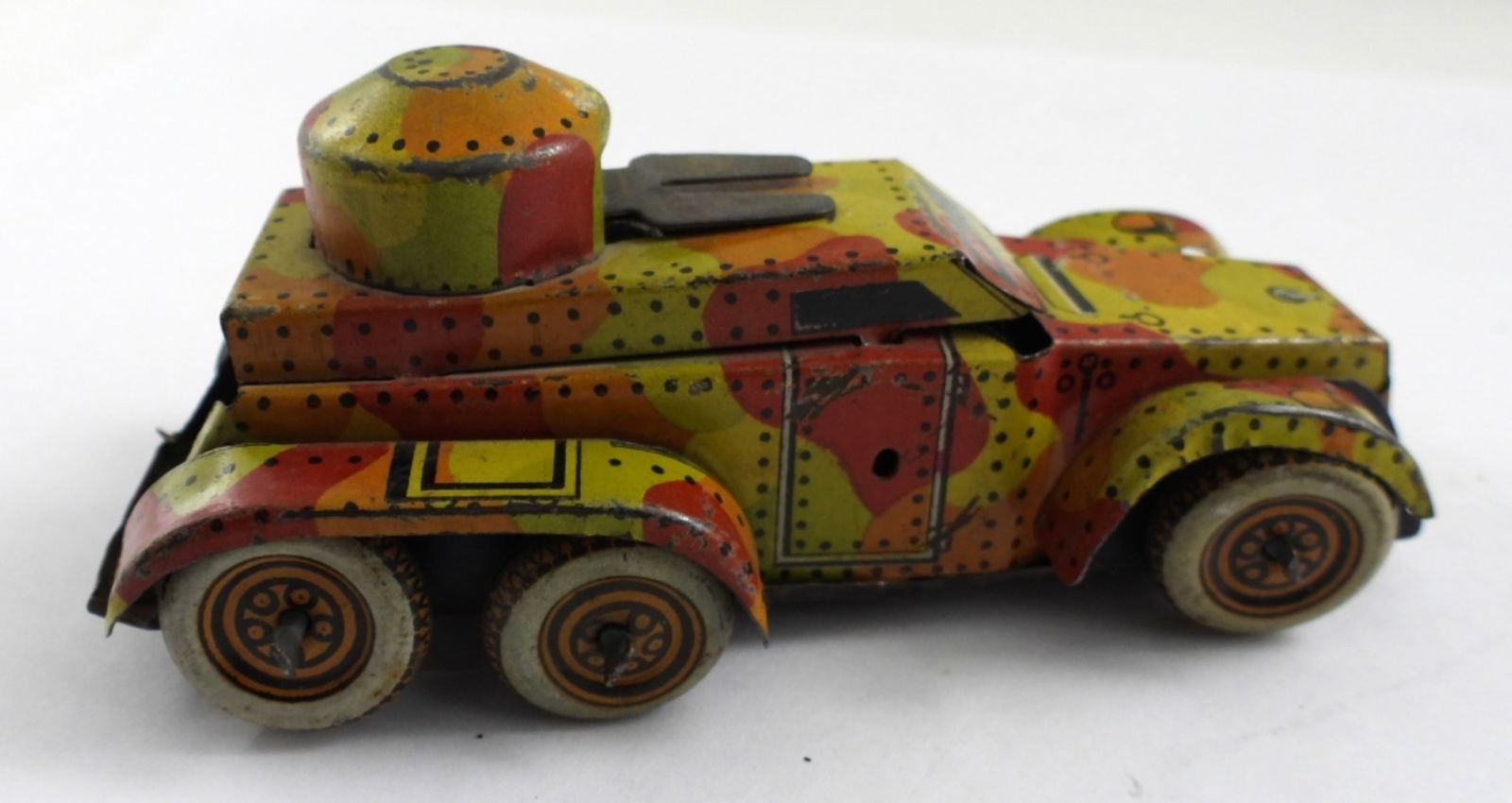 VINTAGE TOY TANKER WIND UP TOY: VINTAGE TOY TANKER- DOES NOT HAVE THE KEY TO WIND UP THE TOY SO UNVERIFIED IF THE TOY WORKS. IN FAIR TO GOOD CONDITION DOES SHOW WEAR. PREOWNED.