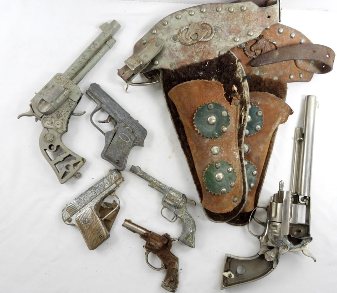 COWBOY LOT for PARTS/REPAIR - HOLSTER: PONY BOY CAP GUN WORKS but no handle covers, (5) CAP GUNS for REPAIR