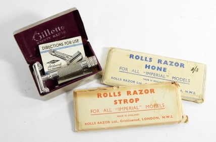 GILLETTE SAFETY RAZOR WITH CASE