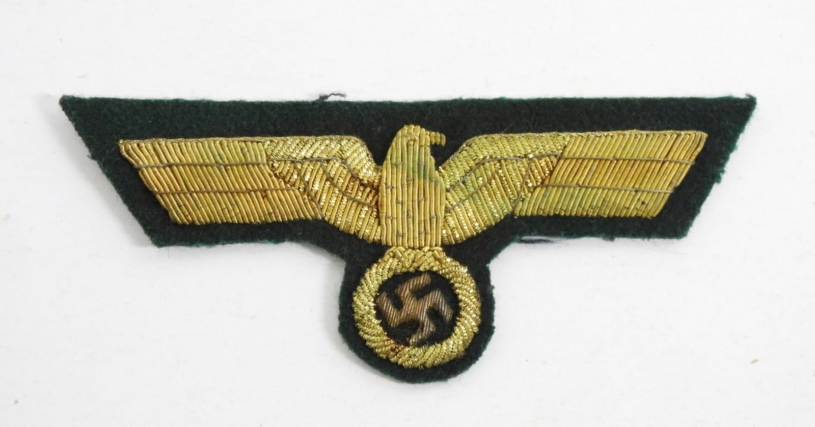 GERMAN NAVY WORLD WAR II BADGE (1 of 2)