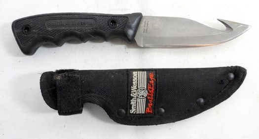 SMITH & WESSON BULLSEYE KNIFE w/SHEATH