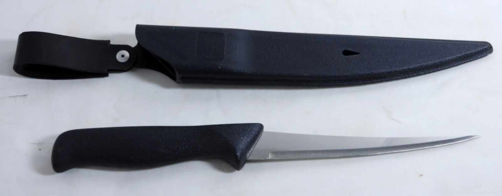 AMERICAN ANGLER STAINLESS STEEL 6" KNIFE: AMERICAN ANGLER STAINLESS STEEL FILLET 6"KNIFE IN SHEATH, GREAT CONDITION