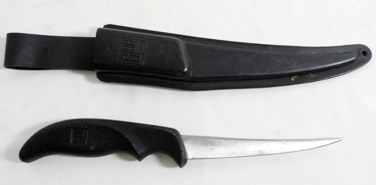G96 FIXED FILLET KNIFE IN SHEATH: VINTAGE G96 MADE IN JAPAN FIXED FILLET KNIFE IN BLACK SHEATH, 4.5" BLADE