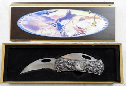TWIN BLADE LOCKBACK KNIFE IN DISPLAY BOX