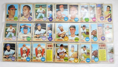 (527) 1968 TOPPS BASEBALL CARDS in ALBUM