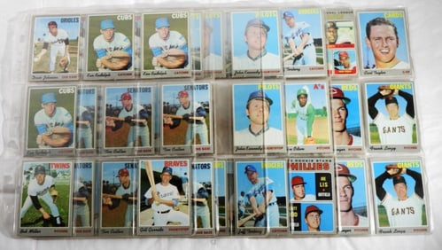 (599) 1970 TOPPS BASEBALL CARDS in ALBUM