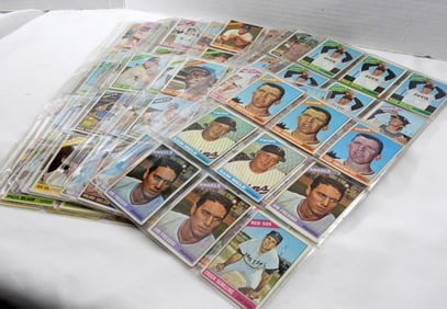 (252) 1966 TOPPS BASEBALL CARDS in ALBUM