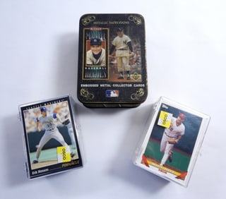 BASEBALL CARD ASSORTED LOT