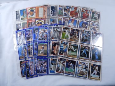OVER 500 BASEBALL CARDS in BINDERS