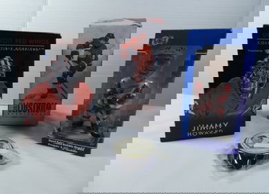 (3) HOCKEY BOBBIN HEADS & HOCKEY PUCK