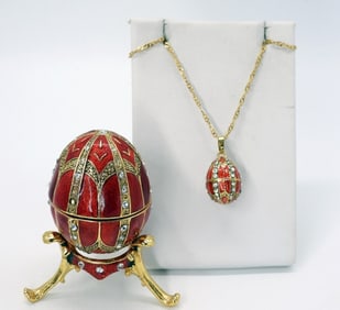 EGG TRINKET BOX W/ NECKLACE