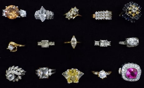 (15) BRIDAL STYLE GEMSTONE RINGS