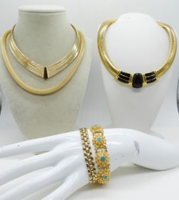 (5) GOLD TONE BRACELETS & BRACELETS