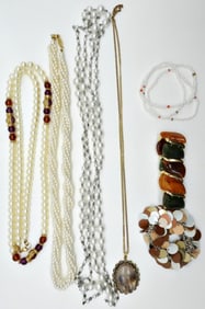 (9) BEADED / PEARL NECKLACES BRACELETS