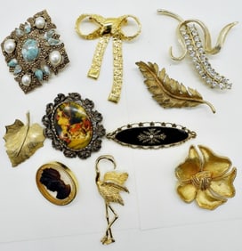 (10) GOLD TONE BROOCHES