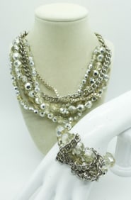SHINY SILVER TONE NECKLACE BRACELET SET