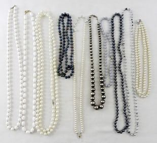 ASSORTED BEADED NECKLACE LOT (10)