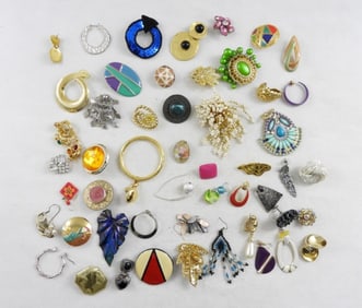 50 MISMATCHED VTG EARRING LOT