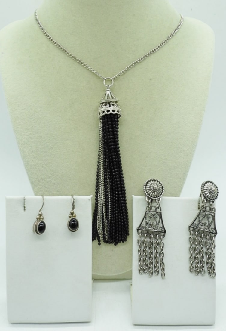 BLACK & SILVER FASHION JEWELRY SETS (1 of 1)