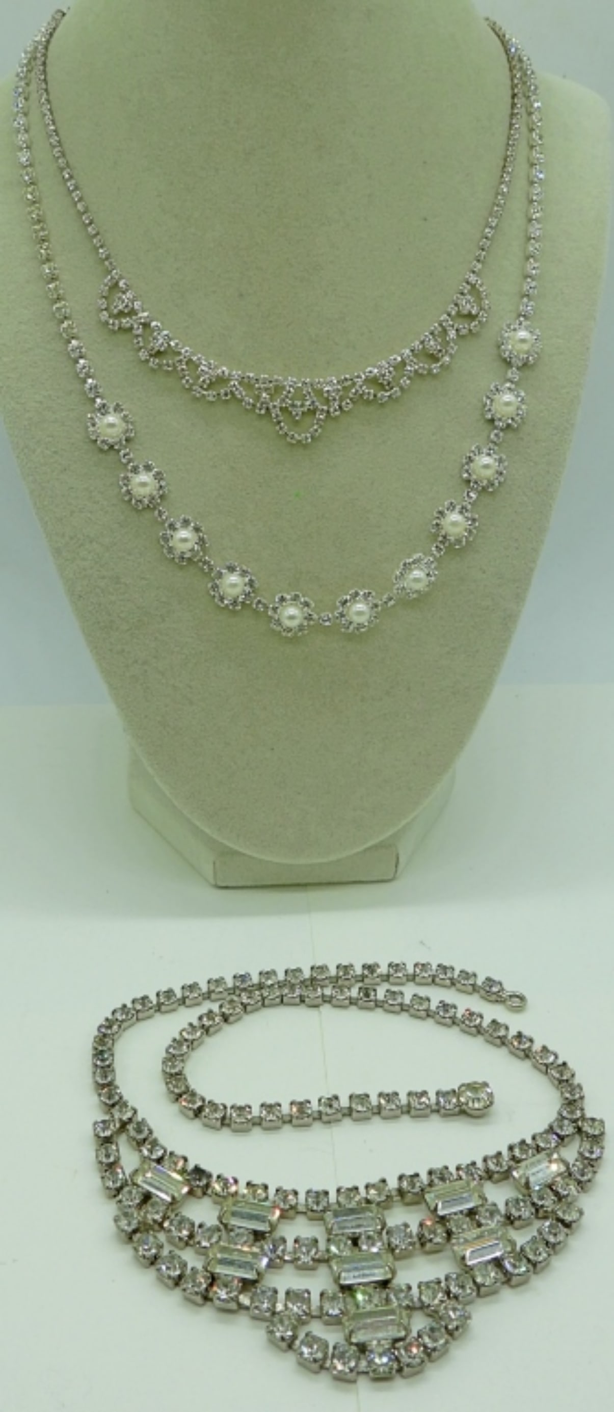 (3) RHINESTONE NECKLACES: 3 RHINESTONE NECKLACES. THE BIGGEST ONE NEEDS A NEW CLASP. 16-20".