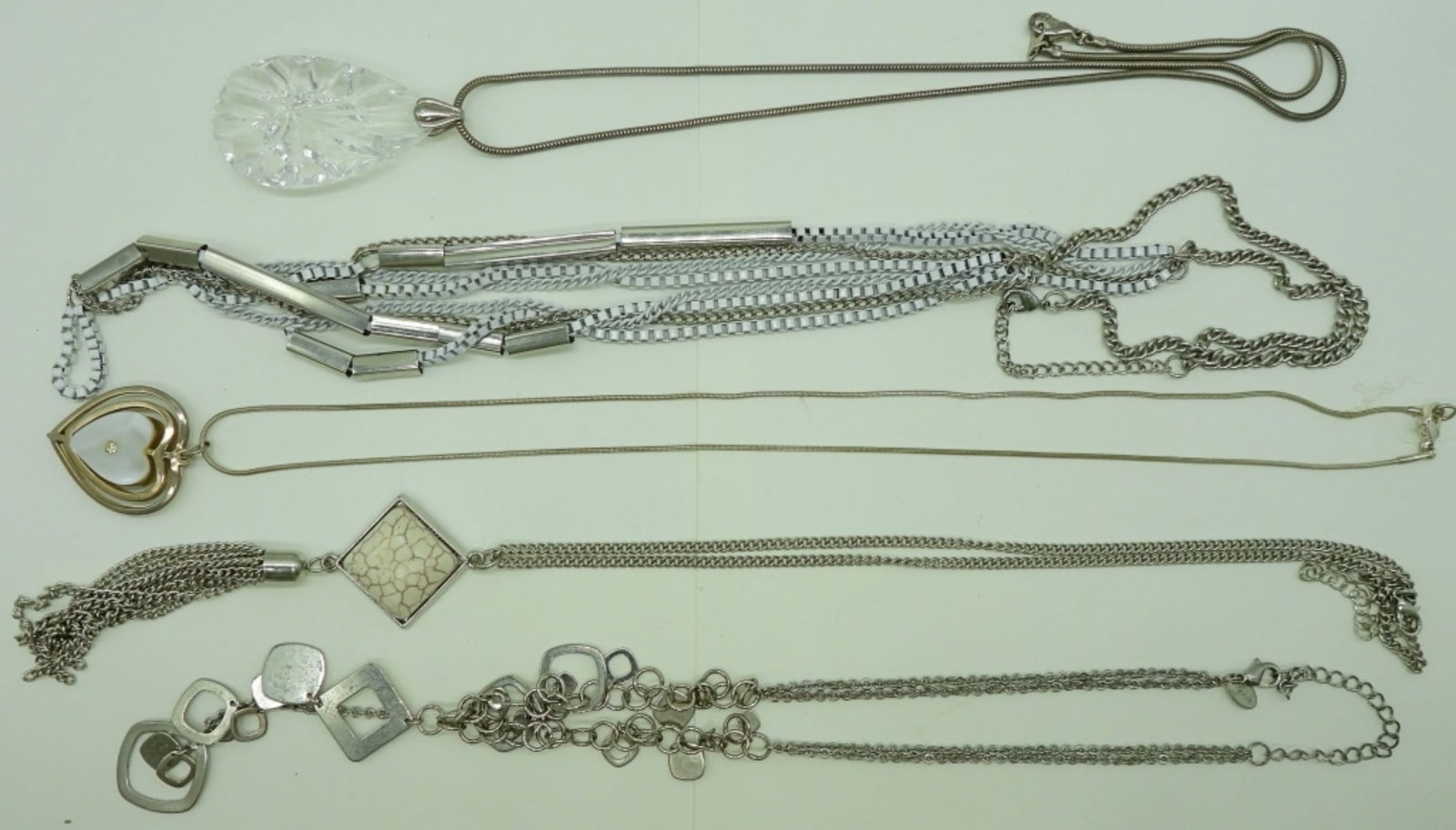 (5) FASHION NECKLACES - LONG: FIVE FASHION NECKLACES, 18"-32".