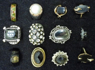 (12) BLACK FASHION GEMSTONE RINGS