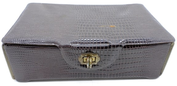 VINTAGE BOX WITH MEN'S ACCESSORIES