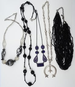 (5) BLACK / SILVER FASHION NECKLACES