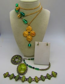 6 PIECE GREEN GEMSTONE JEWELRY