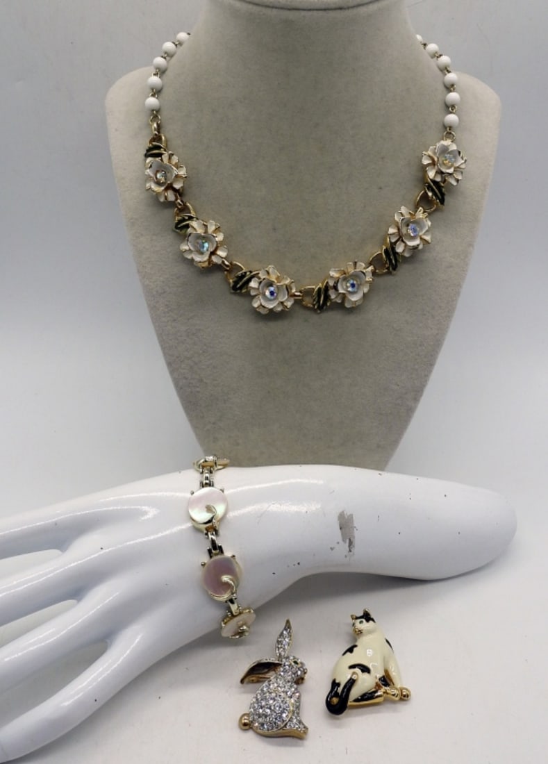 GORGEOUS VINTAGE NECKLACE & MORE: 17" NECKLACE, 8" BRACELET. BUNNY & CAT BROOCHES