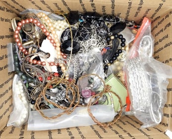 TREASURE BOX - MEDIUM FLAT RATE