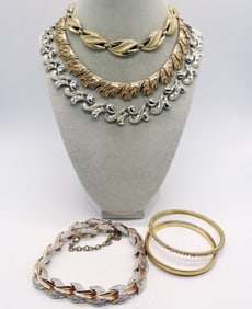 (6) GOLD TONE VTG NECKLACES & BANGLES