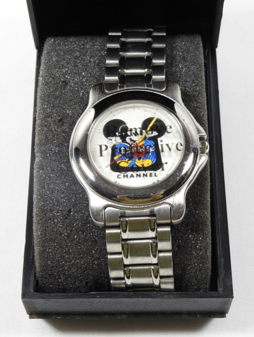 DISNEY CHANNEL MICKEY MOUSE WATCH: in BOX PRE-OWNED - UNTESTED