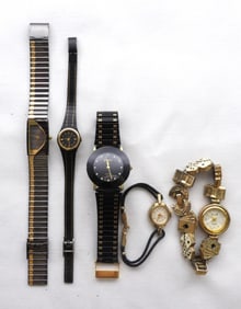 (5) BLACK/GOLD TONE LADIES WATCHES