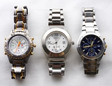 MENS SILVER TONE CHRONOGRAPH WATCH (3)
