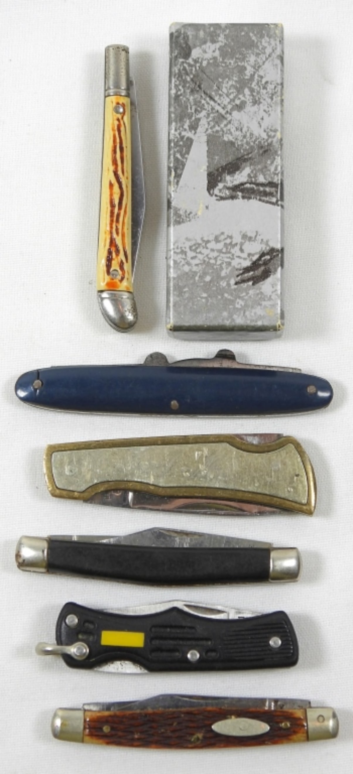 (6) SMALL POCKET KNIFE LOT (1 of 4)