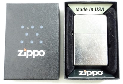 2015 UNFIRED  STREET CHROME ZIPPO IN BOX