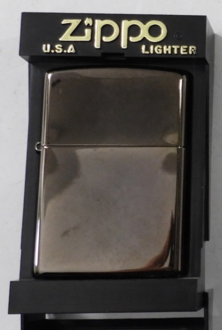 2001 FIRED HIGH POLISHED BLACK ZIPPO: 2001 FIRED HIGH POLISHED BLACK ZIPPO IN CASE