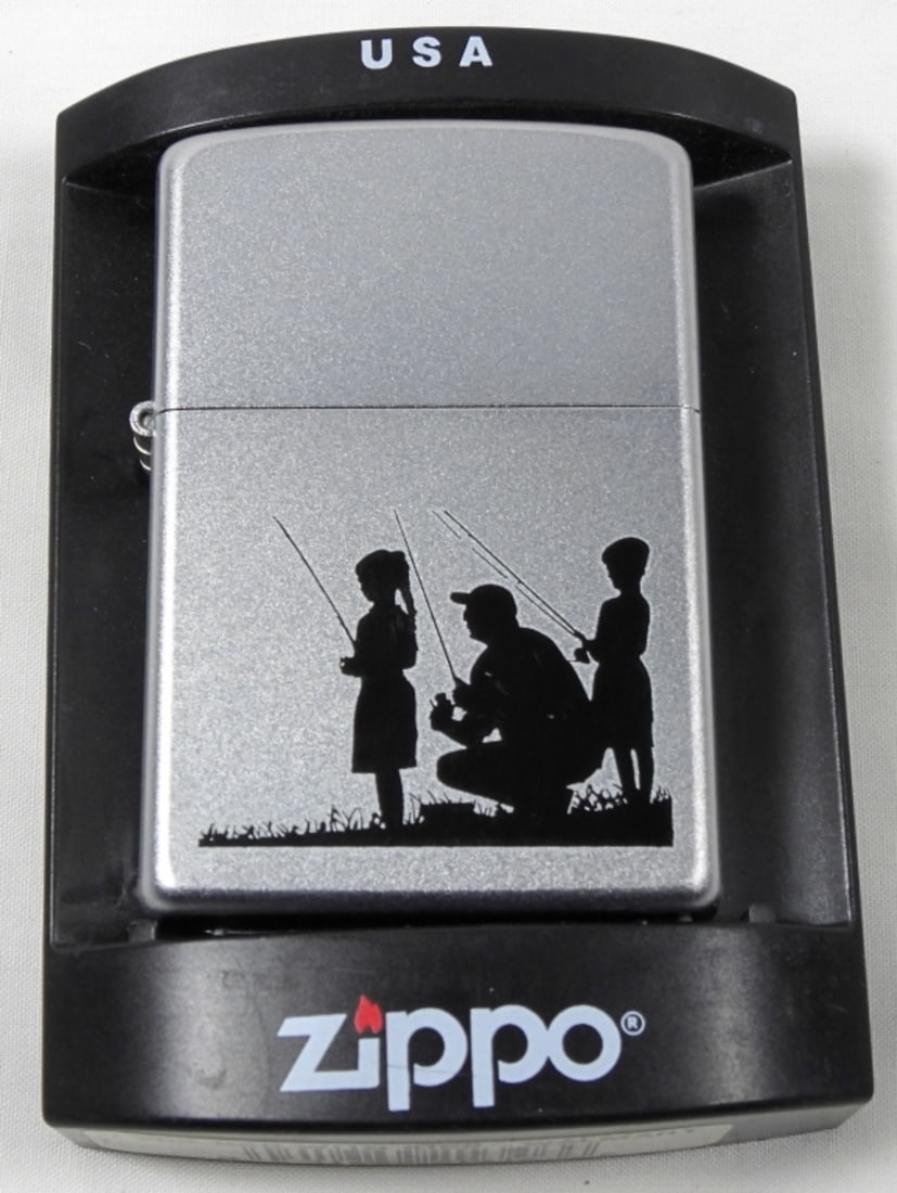 2007 DAD WITH KIDS SEALED ZIPPO (1 of 3)