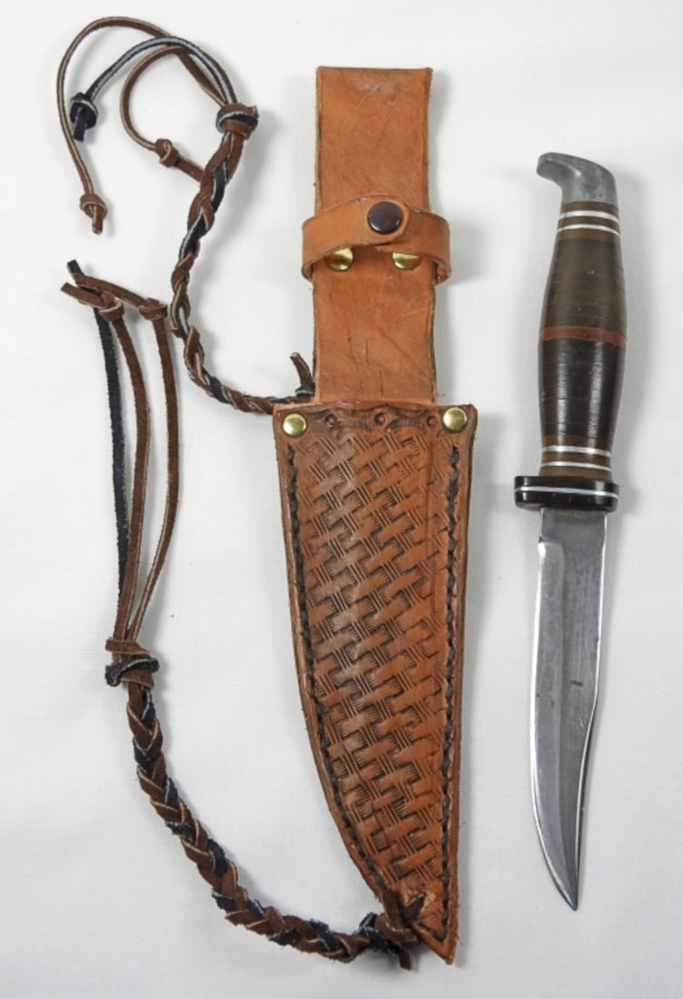 VINTAGE FIXED BLADE KNIFE IN SHEATH (1 of 2)