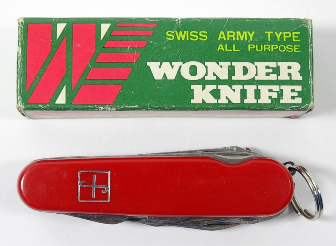 SWISS ARMY TYPE ALL PURPOSE WONDER KNIFE (1 of 3)