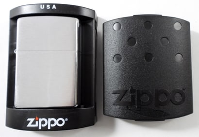2006 SEALED CHROME ZIPPO LIGHTER