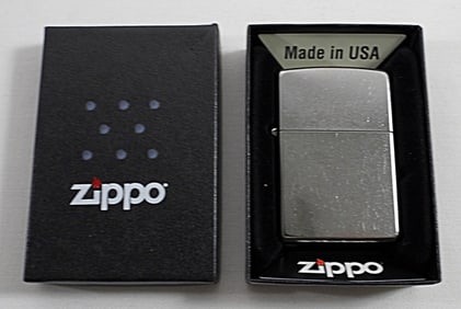 2015 SEALED/UNFIRED CHROME ZIPPO LIGHTER