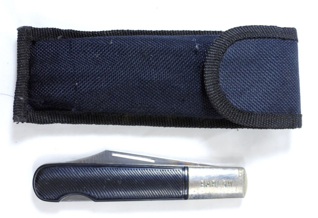 VINTAGE BARLOW SABRE 610 FOLDING KNIFE: BARLOW SABRE 610 FOLDING LOCKBACK KNIFE. COMES IN BLACK CANVAS SHEATH