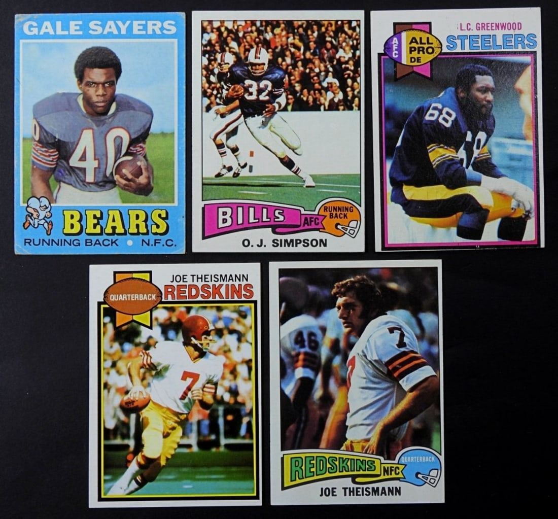 (5) FOOTBALL STAR CARDS - GALE SAYERS,: JOE THEISMANN, L.C. GREENWOOD, O.J. SIMPSON - VARIOUS YEARS / GRADES