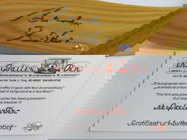 GORDIE HOWE SIGNED HOCKEY STICK